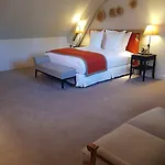 Hotel Chateau Saint-jean, Relais & Chateaux Montlucon