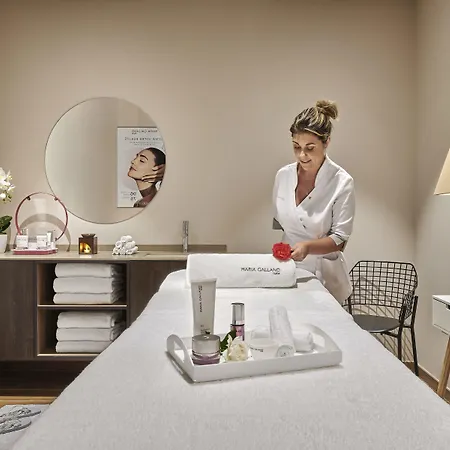 Chateau Saint-jean, Relais & Chateaux 5* モンリュソン