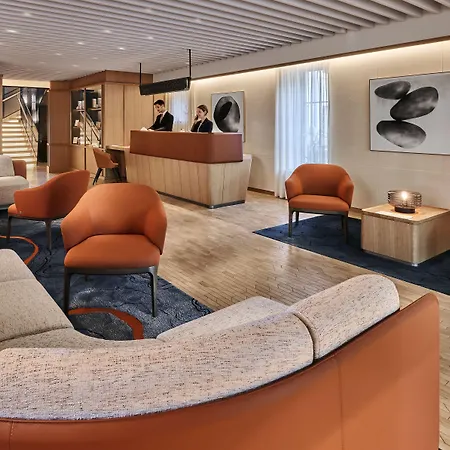 Chateau Saint-jean, Relais & Chateaux 5* モンリュソン