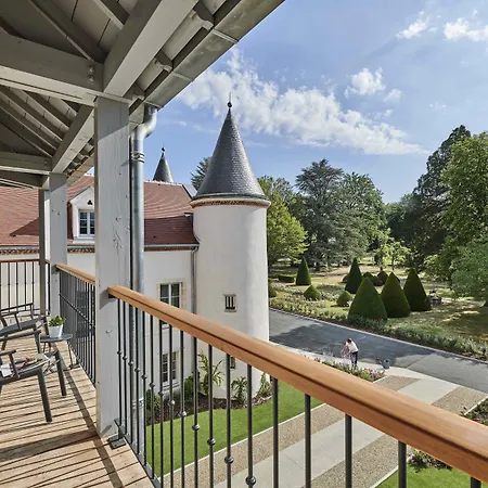 Chateau Saint-jean, Relais & Chateaux ホテル モンリュソン