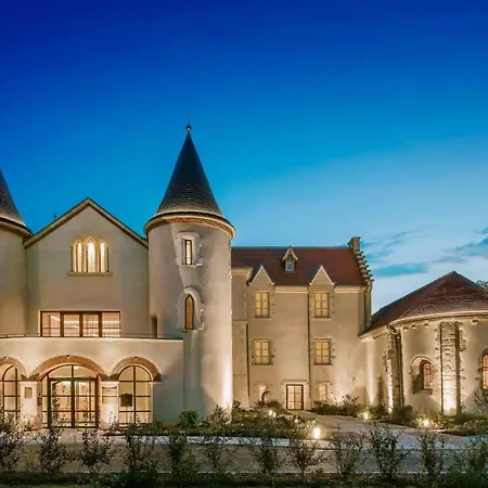 ホテル Chateau Saint-jean, Relais & Chateaux モンリュソン