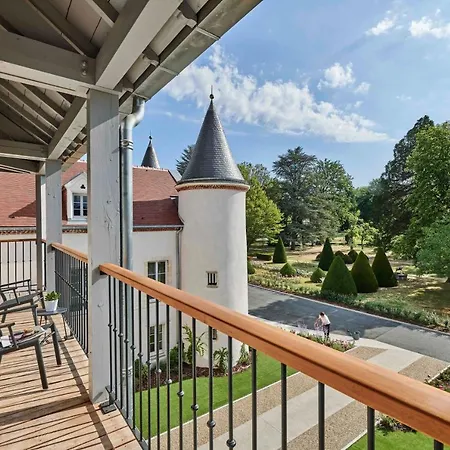 ホテル Chateau Saint-jean, Relais & Chateaux モンリュソン
