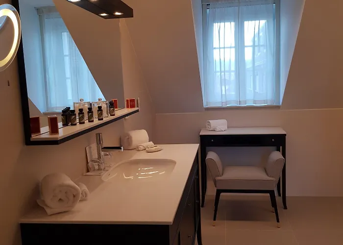 Chateau Saint-jean, Relais & Chateaux Hotel Montlucon