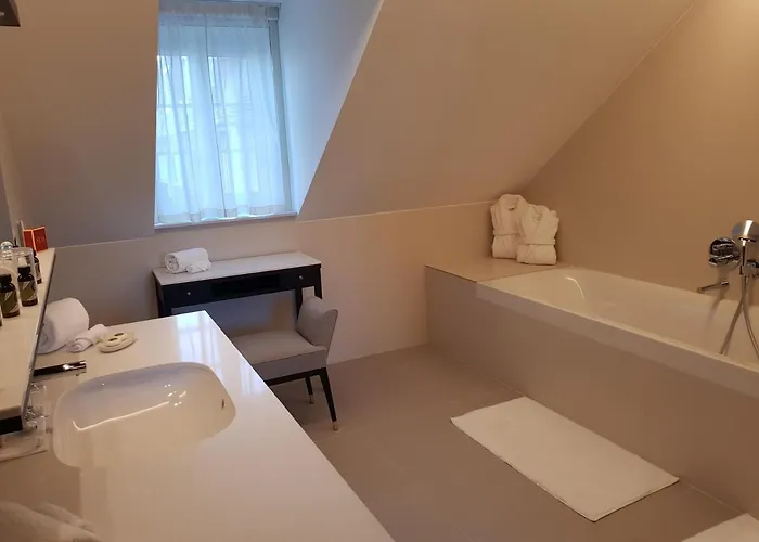 Chateau Saint-jean, Relais & Chateaux Montlucon